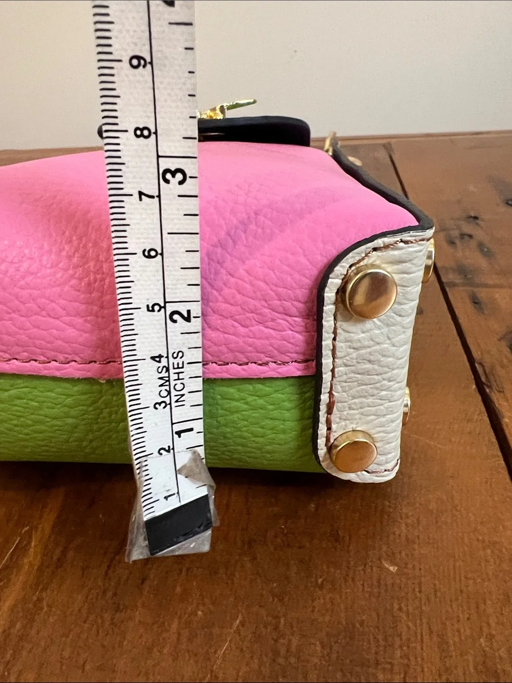 Cassette - the Bee Bag -Mini Crossbody Bag - Picture 12 of 14